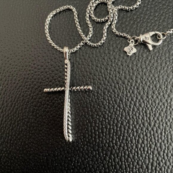 David Yurman Crossover Cross Pendant Necklace in Sterling Silver - Picture 6 of 8